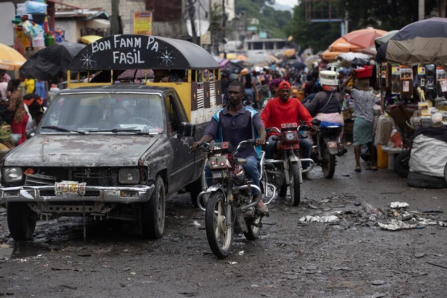 Проблемы, с которыми сталкиваются торговцы на рынке в Петионвиле, Порт-о-Пренс