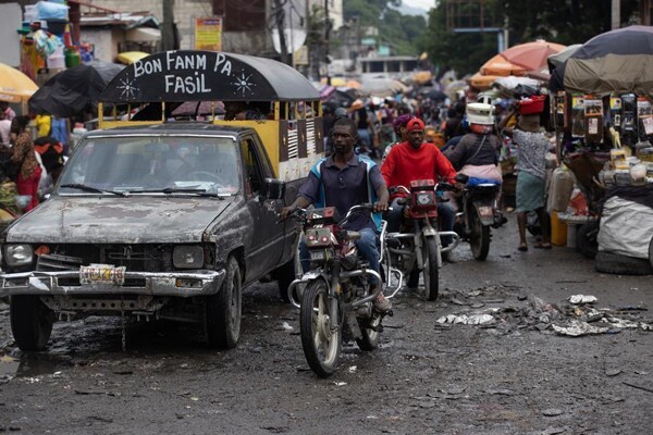 Проблемы, с которыми сталкиваются торговцы на рынке в Петионвиле, Порт-о-Пренс